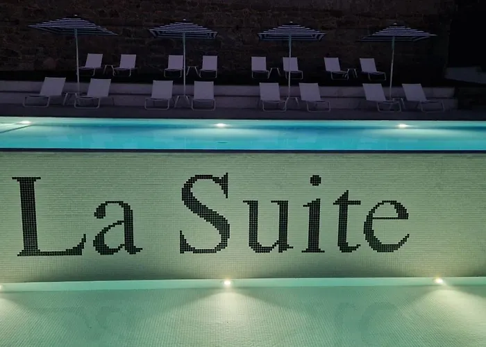 La Suite Hotel